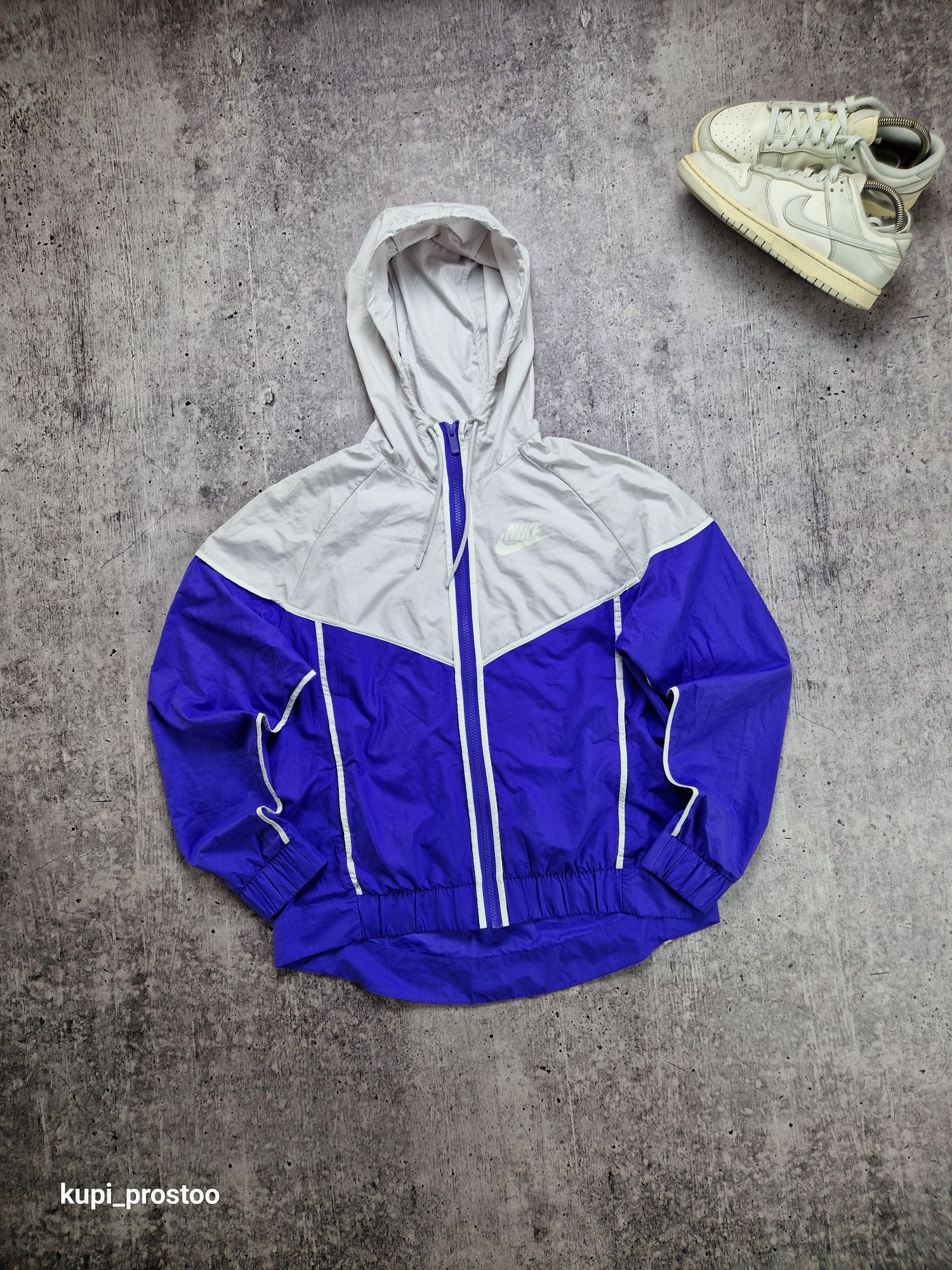 Жіноча куртка Windrunner Nike