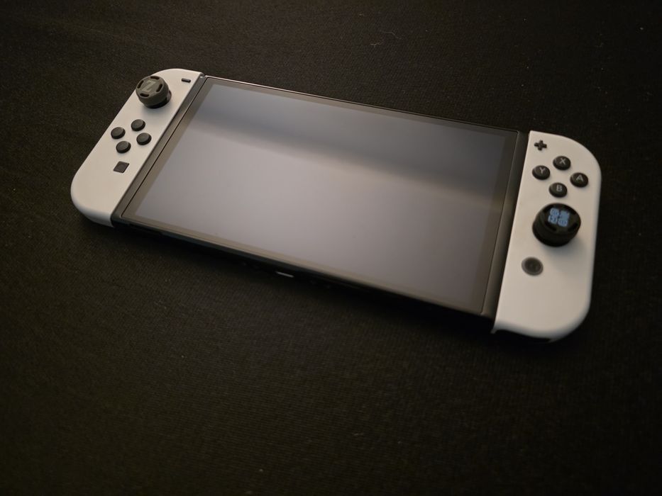 Nintendo Switch OLED com acessórios