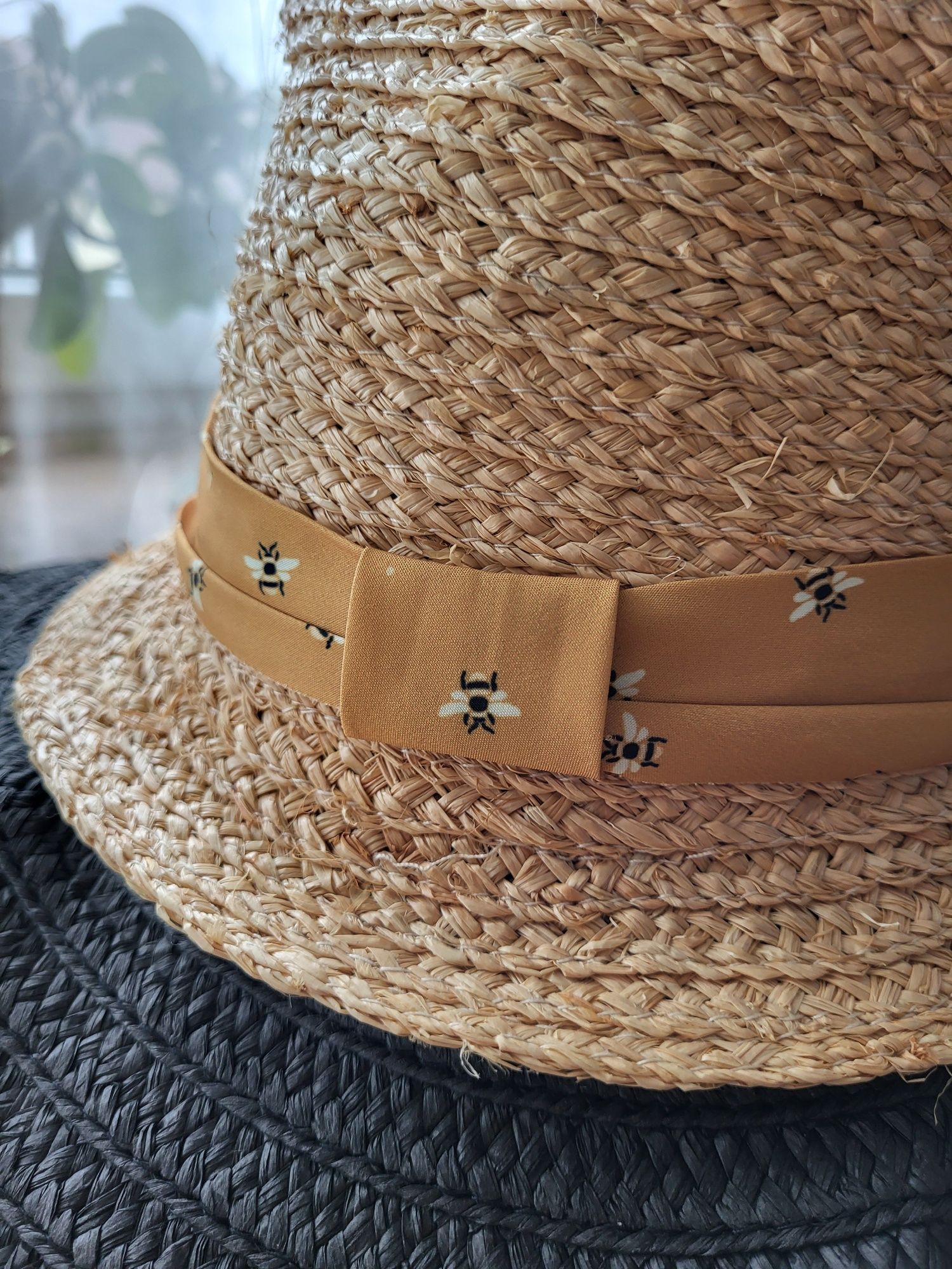 Słomiany kapelusz motyw pszczelarski pszczoły FatFace 100% raffia