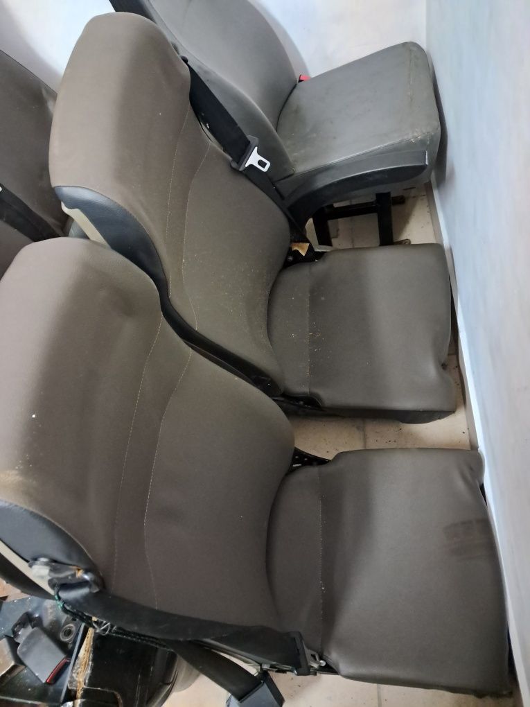 Sprzedam siedzenia , bus,kamper  2i 3 rząd