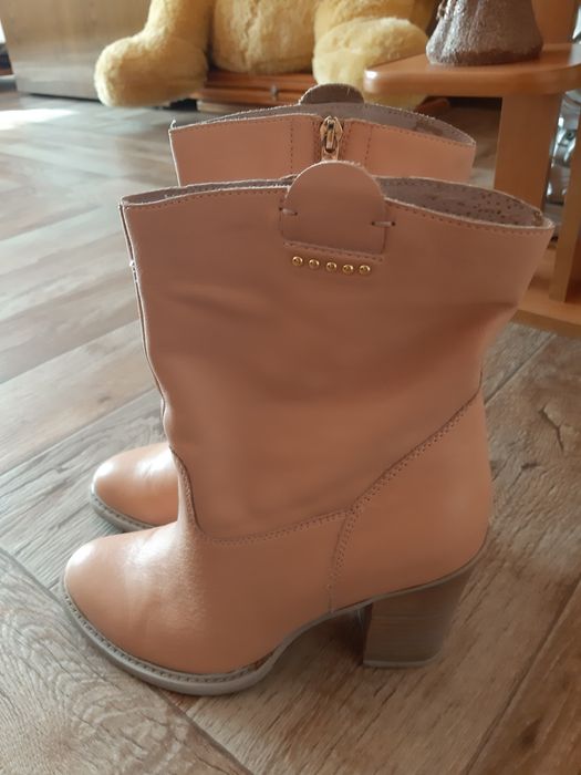 Женские сапоги-козаки