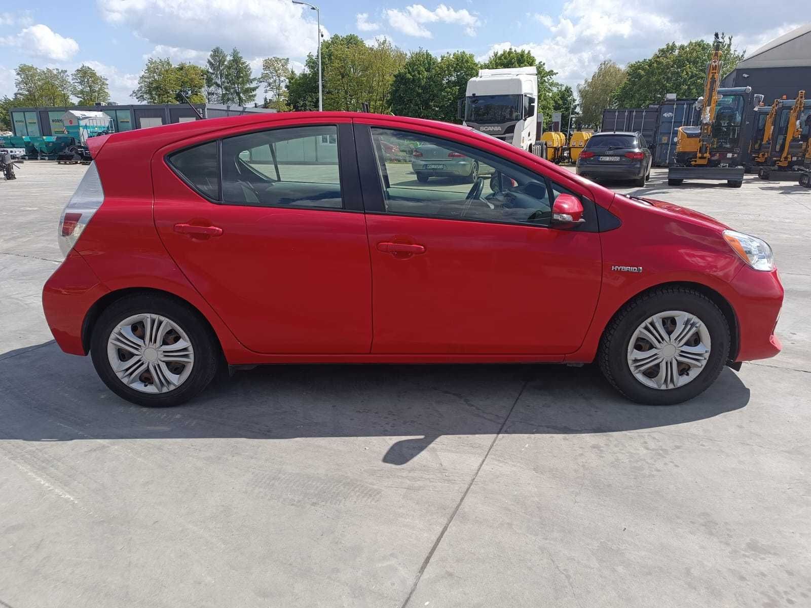 Toyota Prius c (yaris) 2013r. Benzyna + Gaz