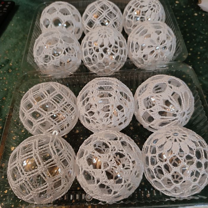 12 bombek robionych szydełkiem