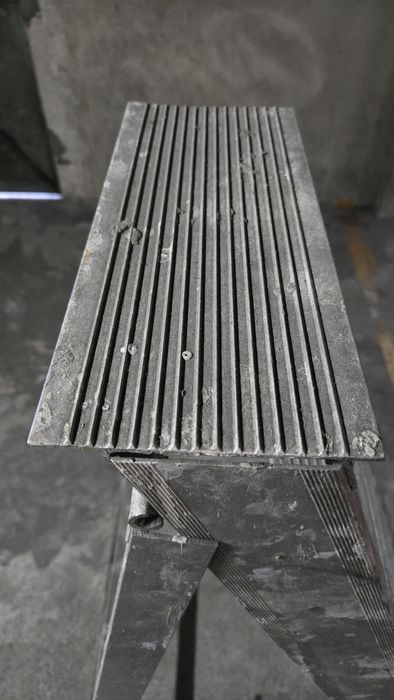 Escadote de Alumínio Profissional