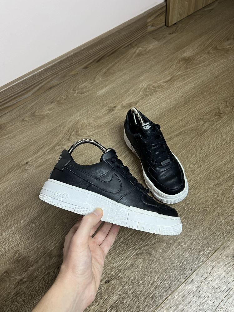 Продам БОМБЕЗНІ жіночі кросівки Nike Air Force 1 Pixel SE