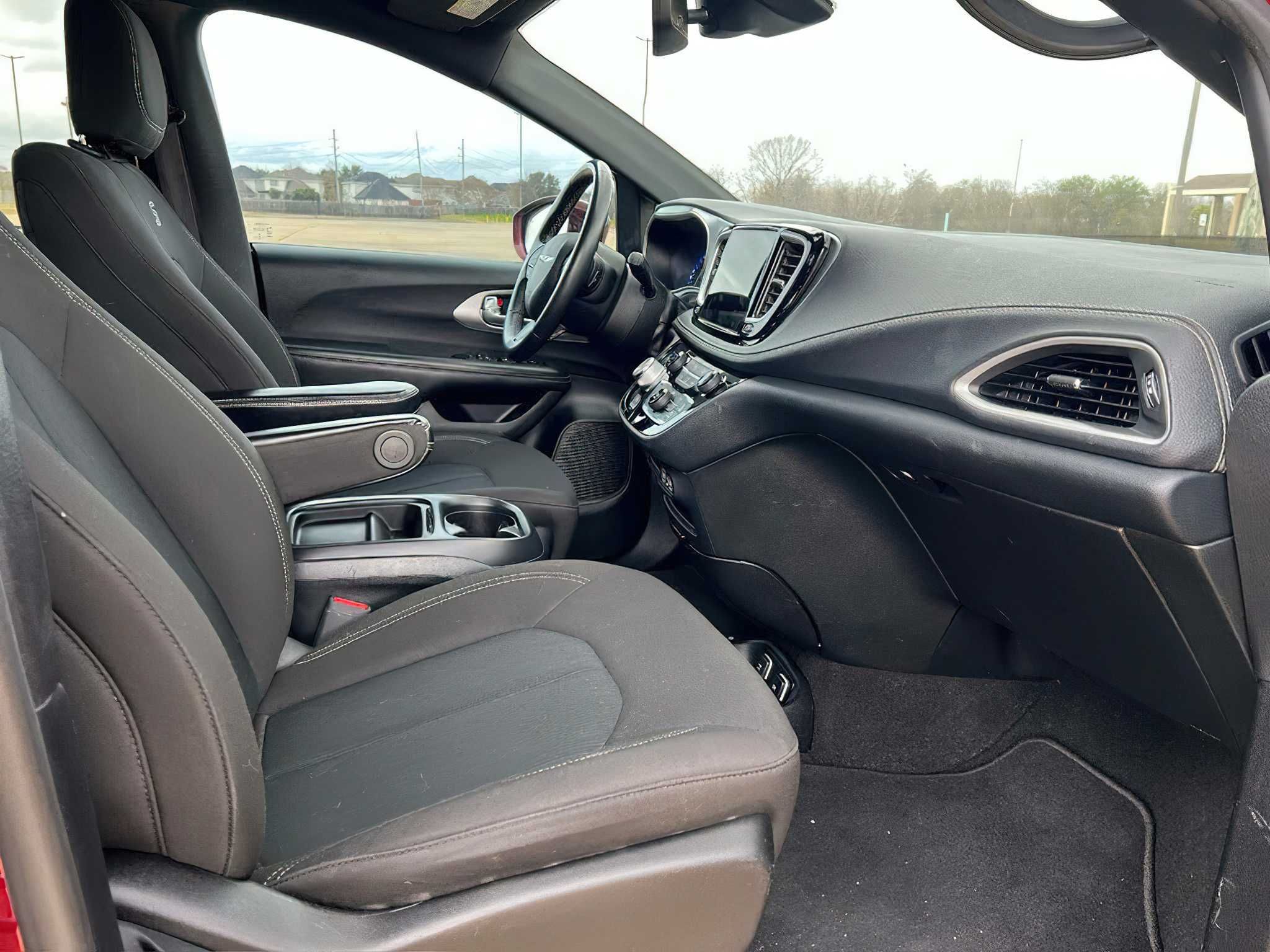 Chrysler Pacifica Touring 2021