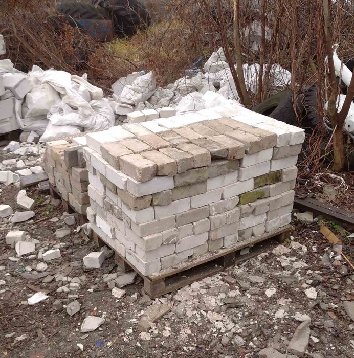 Кирпич силикатный.