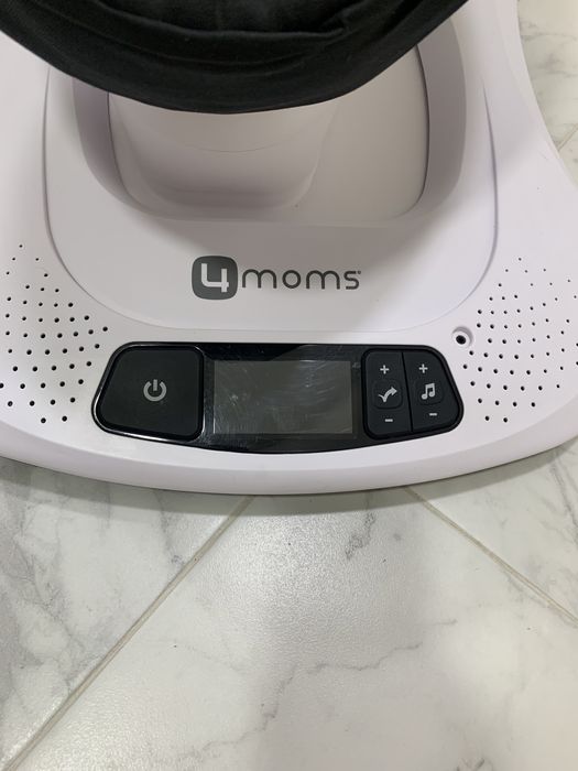 Заколисуючий центр 4moms mamaRoo 4.0