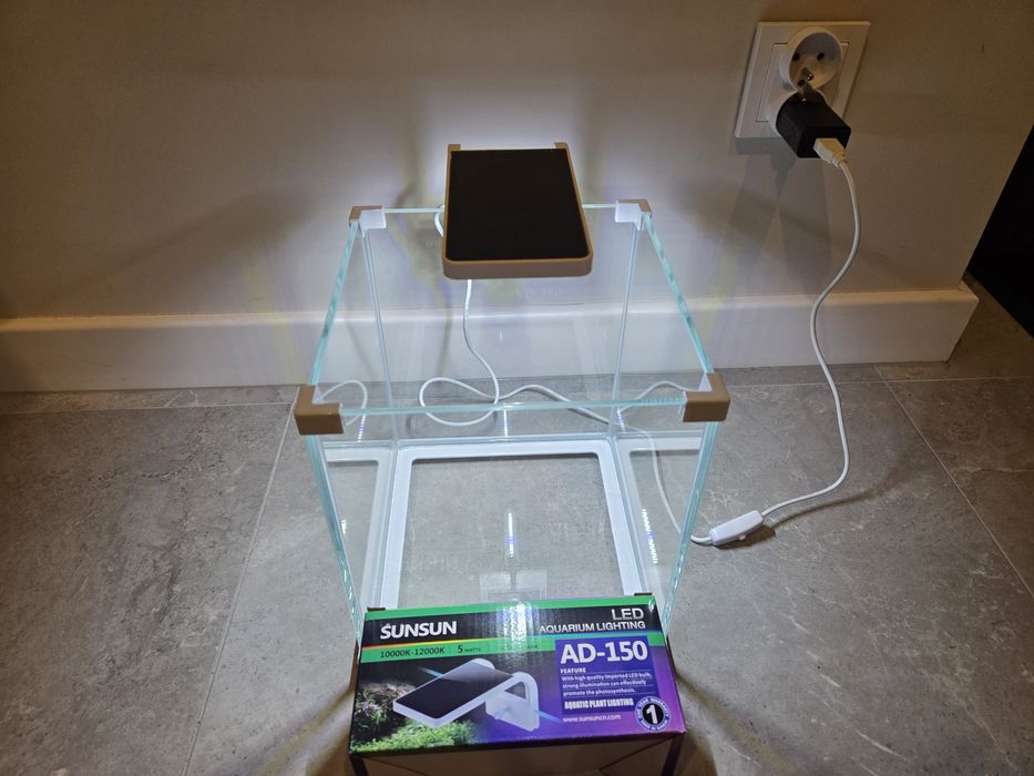 NOWOCZESNE AKWARIUM 15L Z LED 500LM  marki Sunsun z lampą