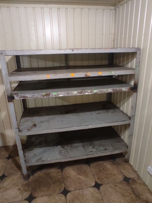 Стелаж металлический.