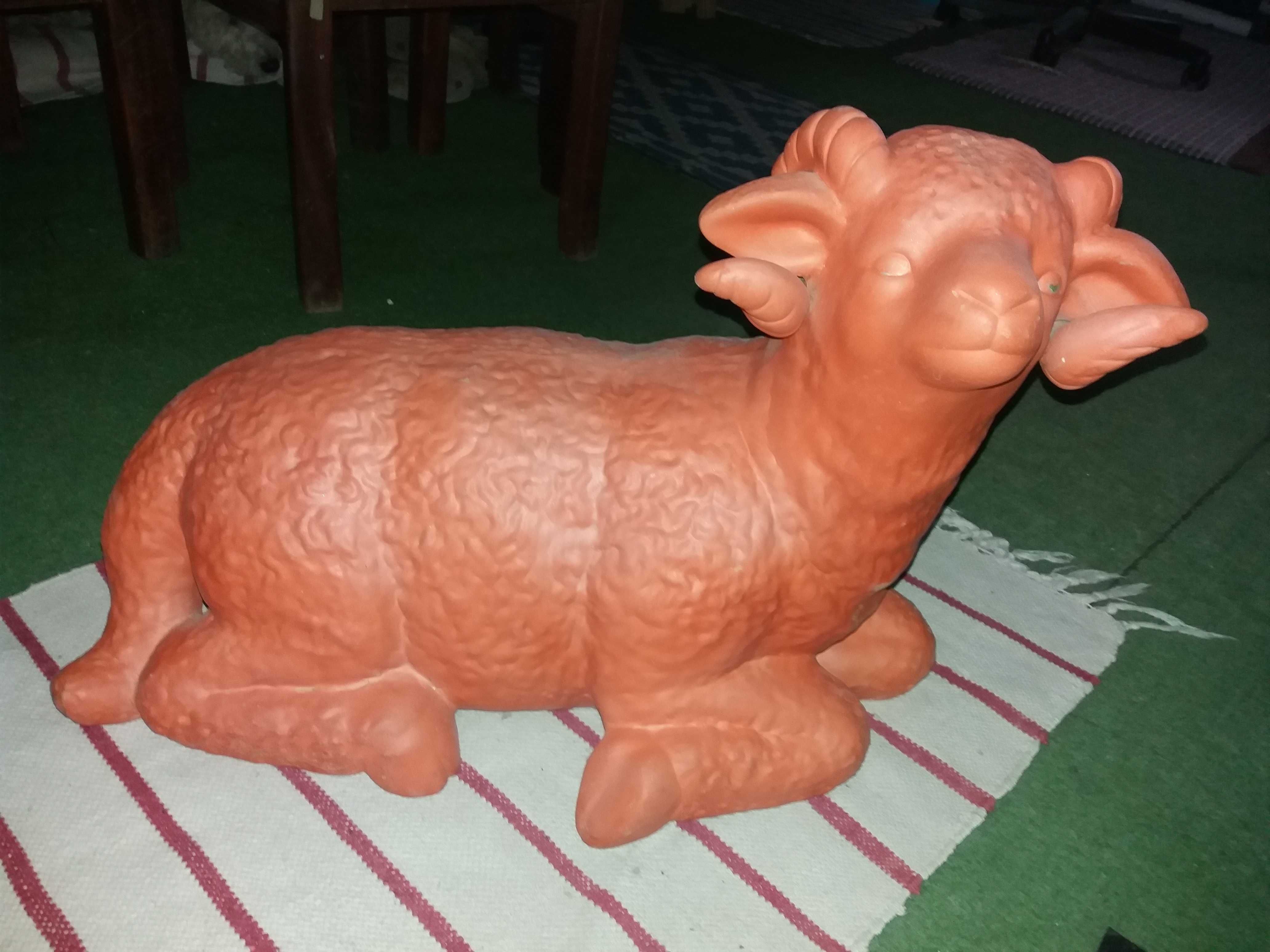 Figura de animal em louça