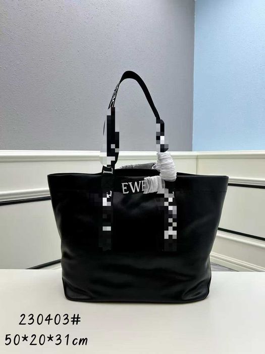 Bolsas de mão e tiracolo artesanais sob medida com logotipo