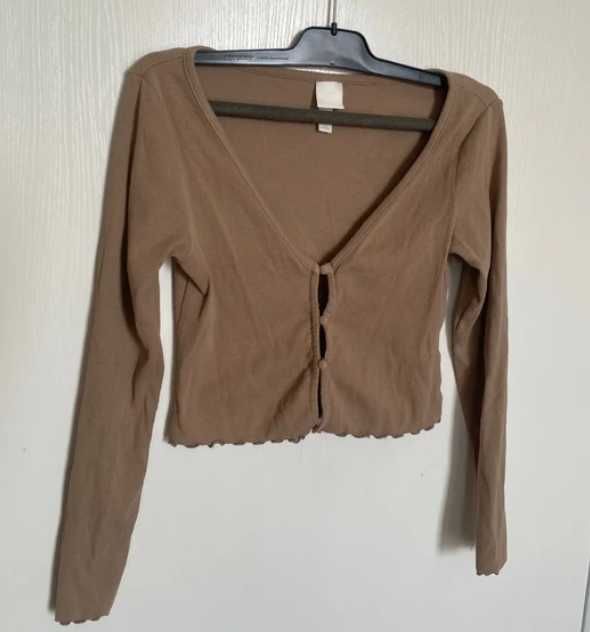 sweterek zapinany z falbanką na dole, brązowy, H&M