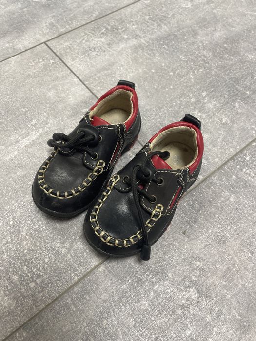 Шкіряні кросівки