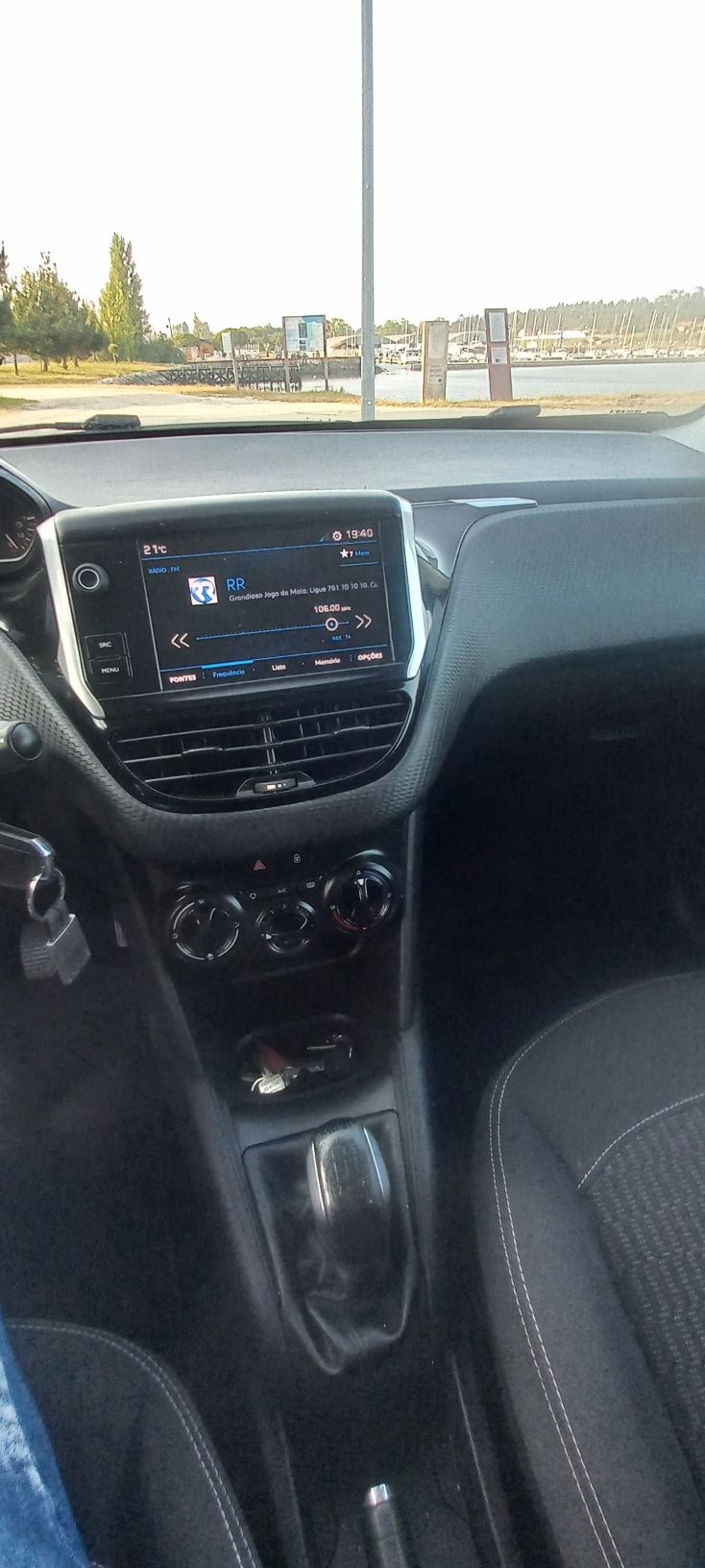 Peugeot 208 1.6 hdi