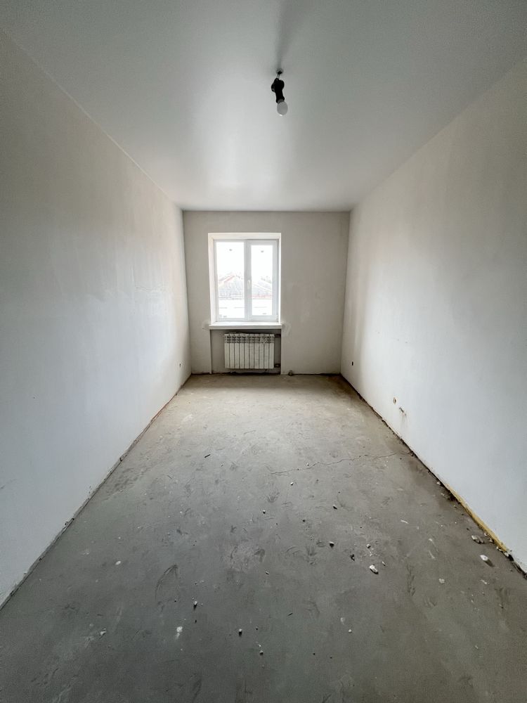 Продам 2-х кімнатну квартиру в центрі