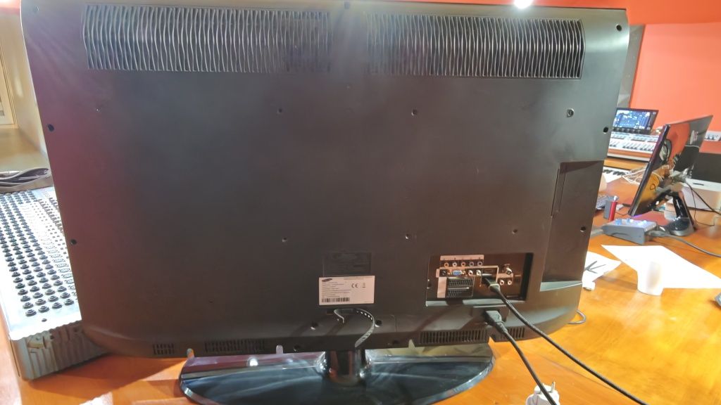 Telewizor Samsung 37 cali  LE37A551P2R