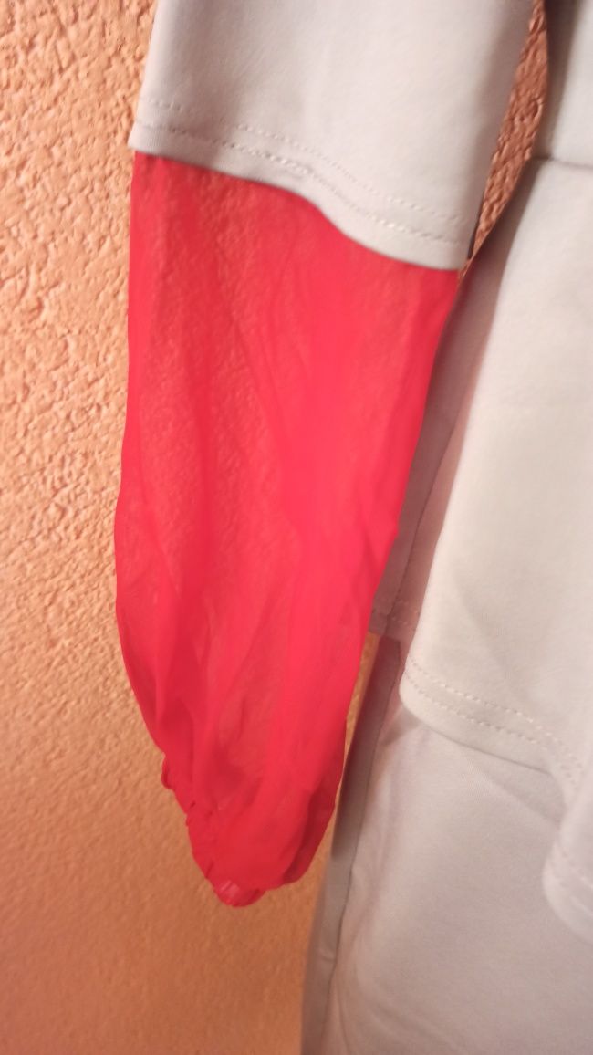 Костюм жіночий з принтом стилізованим під вишиванку