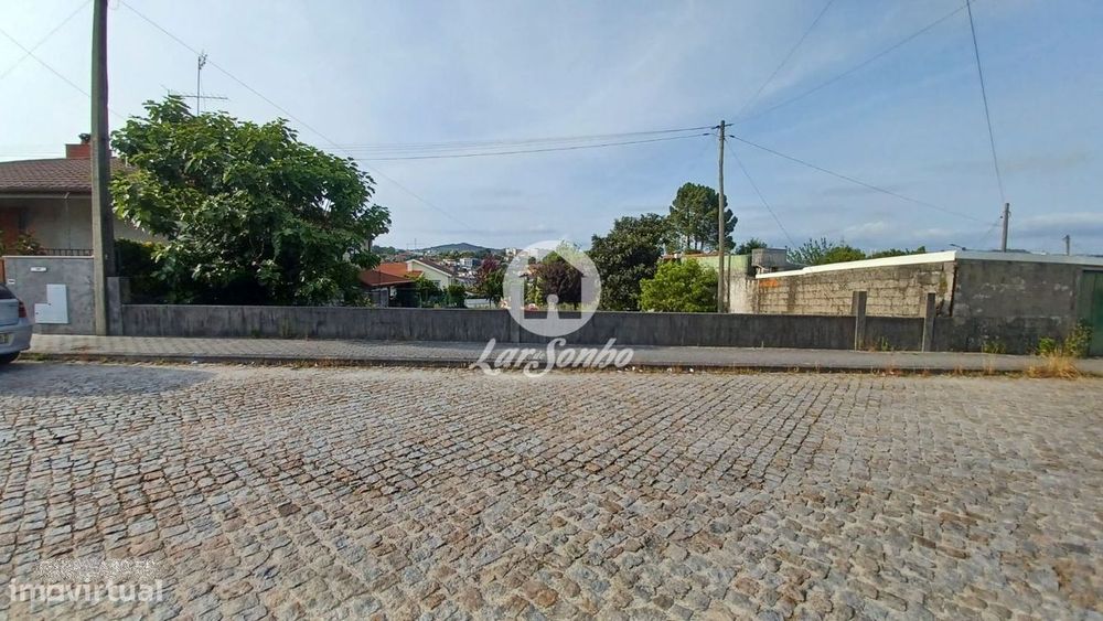 Terreno para moradia de 322m2 em Aves, Sto. Tirso