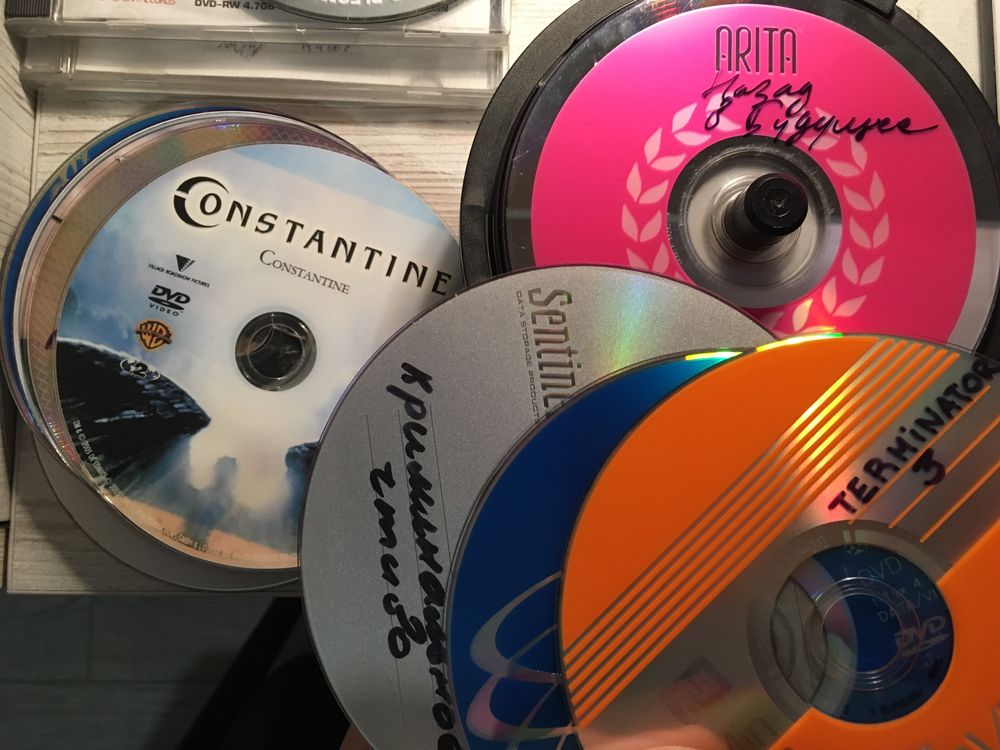 Фільми в DVD форматі на дисках
