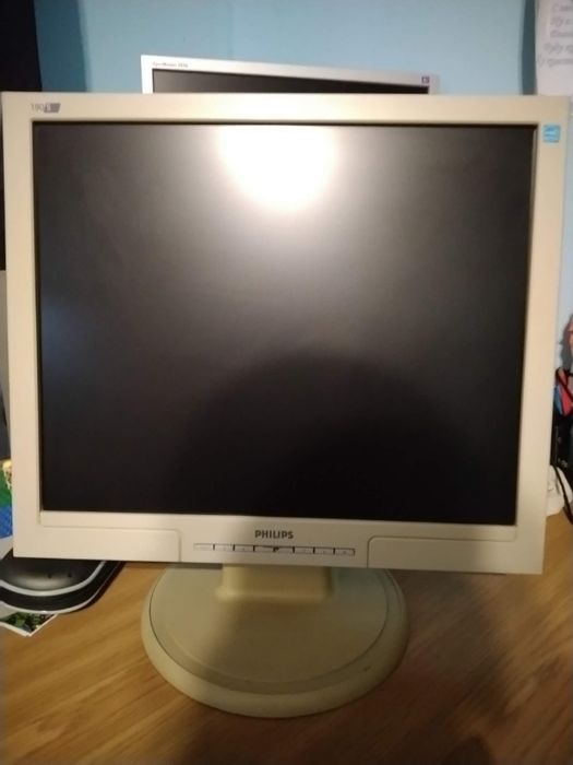 Монитор 19" Philips 190S7FG (TN/5:4/VGA/DVI) class A БУ