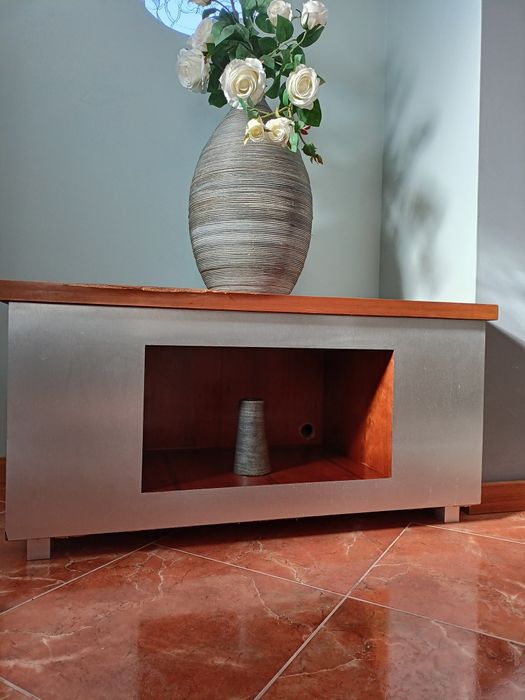 Móvel de apoio lareira