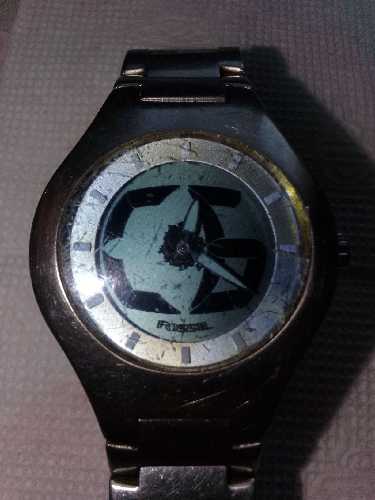 Продам часы Fossil