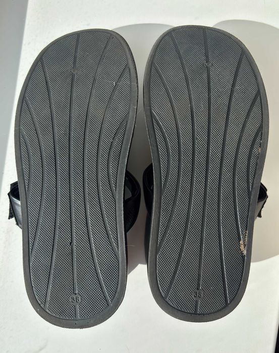 Босоніжки жіночі