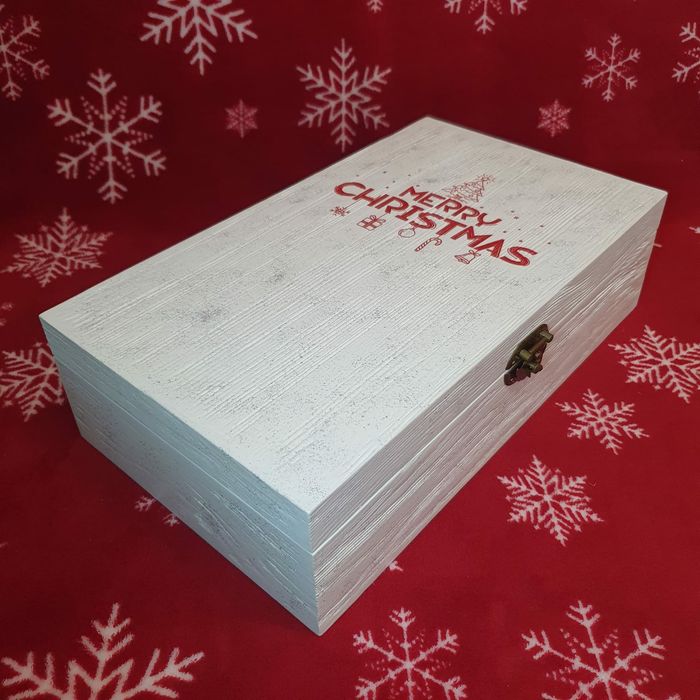 Подарункова коробка до свят