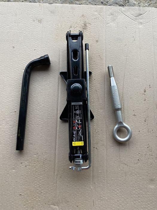 Домкрат volvo xc60 2017+,xc90 2015+,volvo v90 cross country