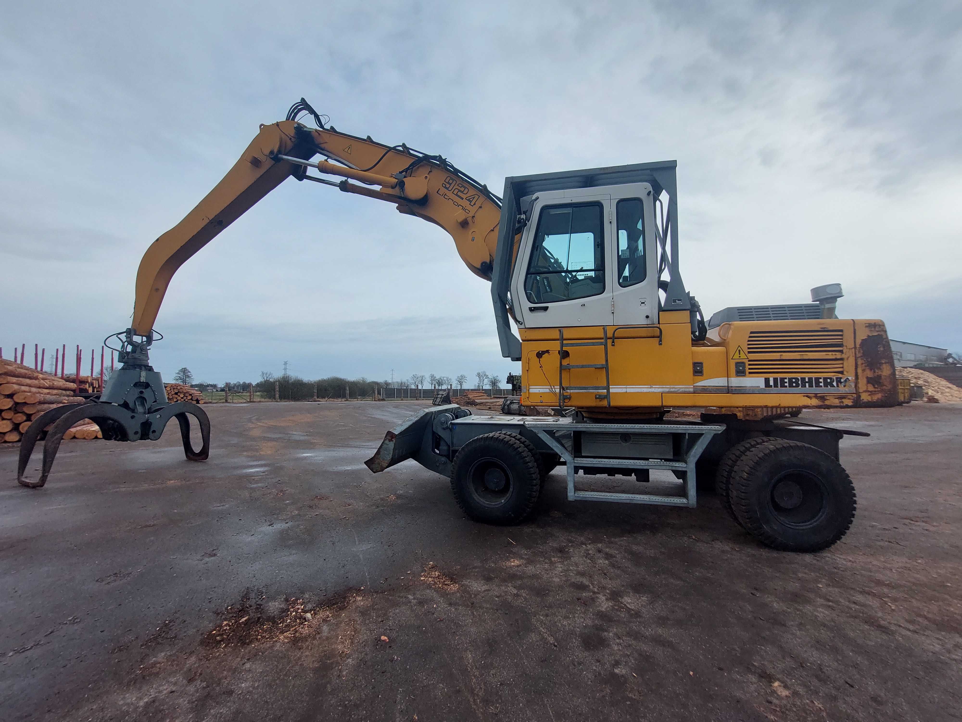 Koparka kołowa LIEBHERR 924 Litronic