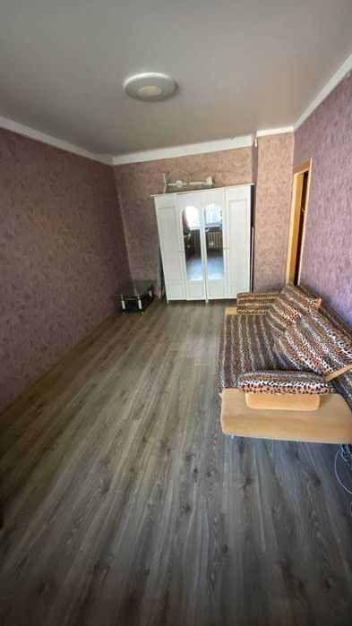 Продам 1-кімнатну квартиру на вул. Радостній\ Г. Петрова