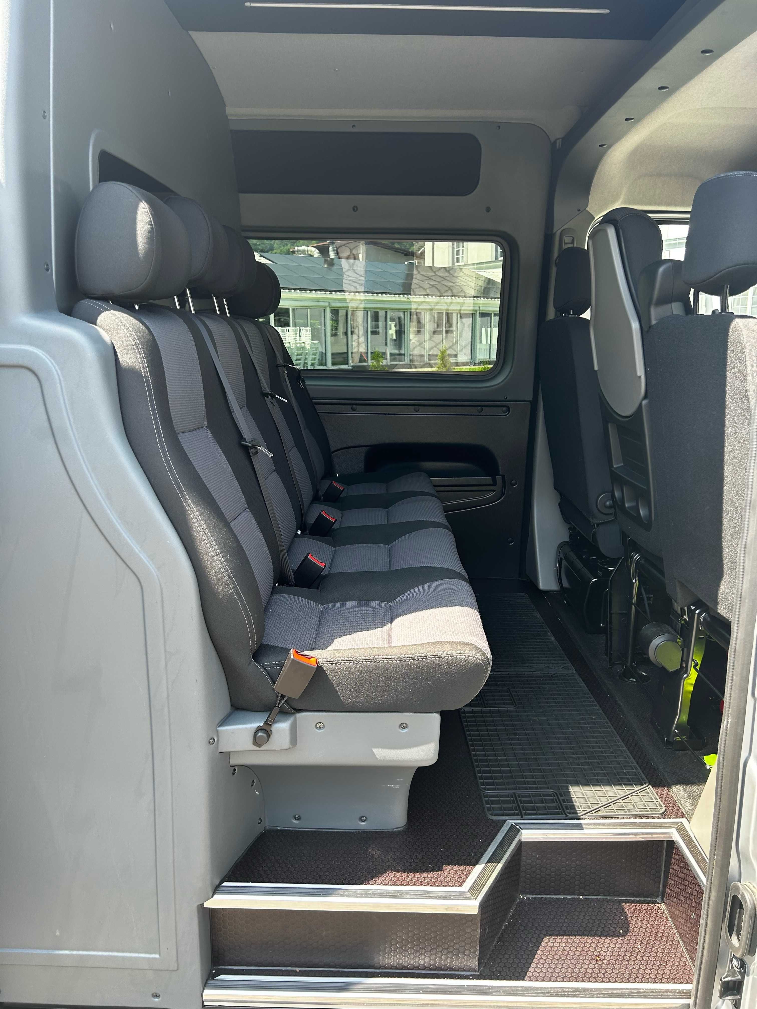 Wynajem busa Wypożyczalnia busów osobowych Renault Master 240 zł doba