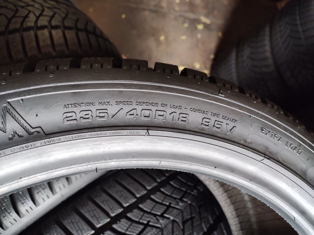 235/40/18 R18 Dunlop SP Winter Sport 5 4шт зима