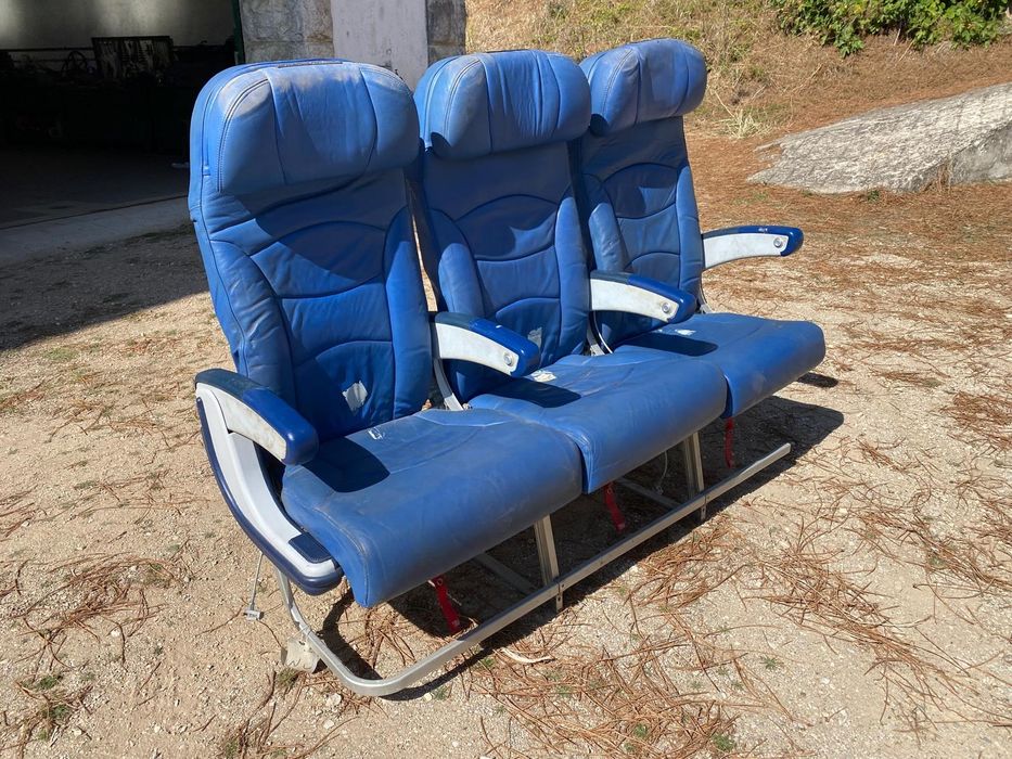 Bancos de Avião Boeing – 3 Lugares em Pele Azul