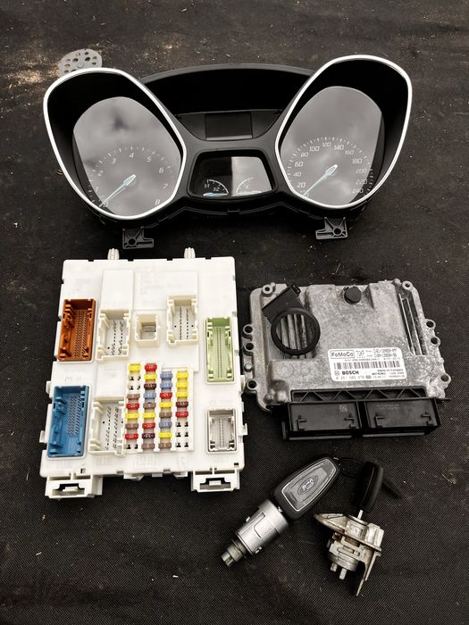 Ford Focus 2,3 Розборка Автошрот кузов бампер капот двері телевізор