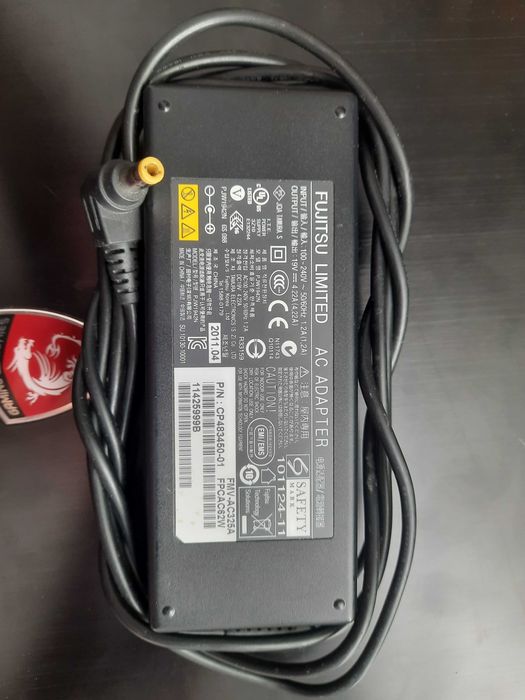 Зарядний пристрій оригінал Fujitsu 19v 4.22A(80W) 5.5/2.5