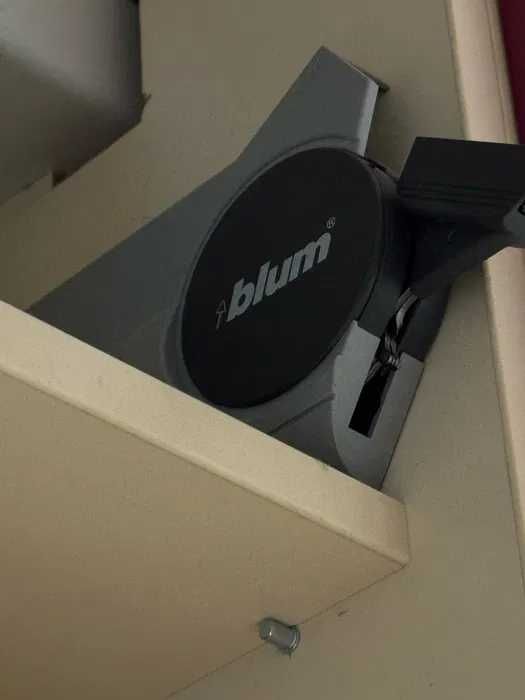 просторий будинок 228 м² з цокольним поверхом та  ділянкою 23 сотки