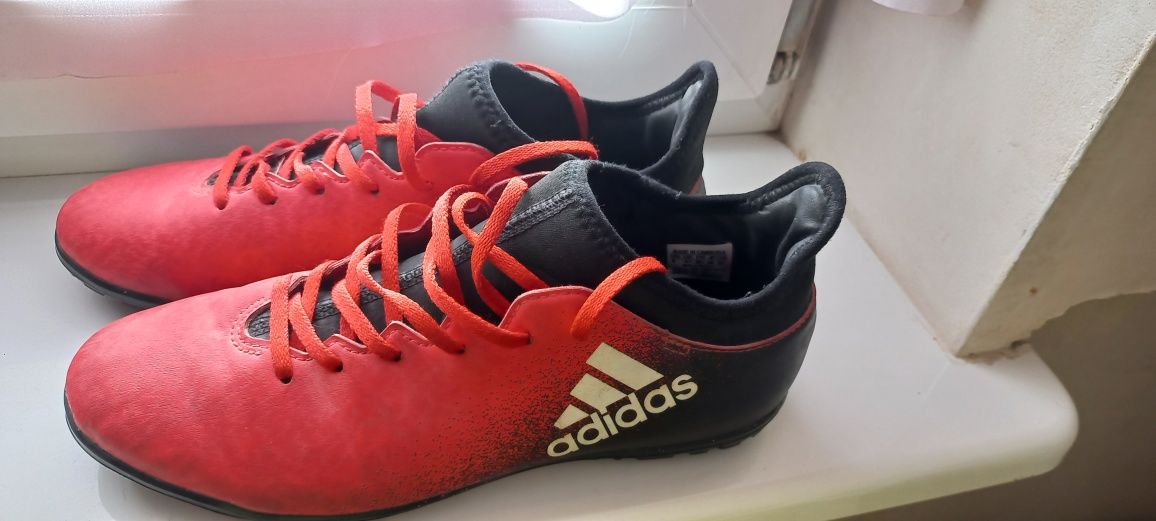 Buty adidas piłkarskie