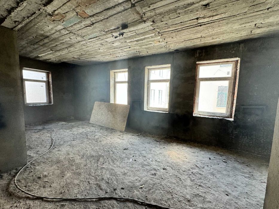 Центр приміщення 1389 кв.м. ТОП місце ціна 550 тис. у.о.