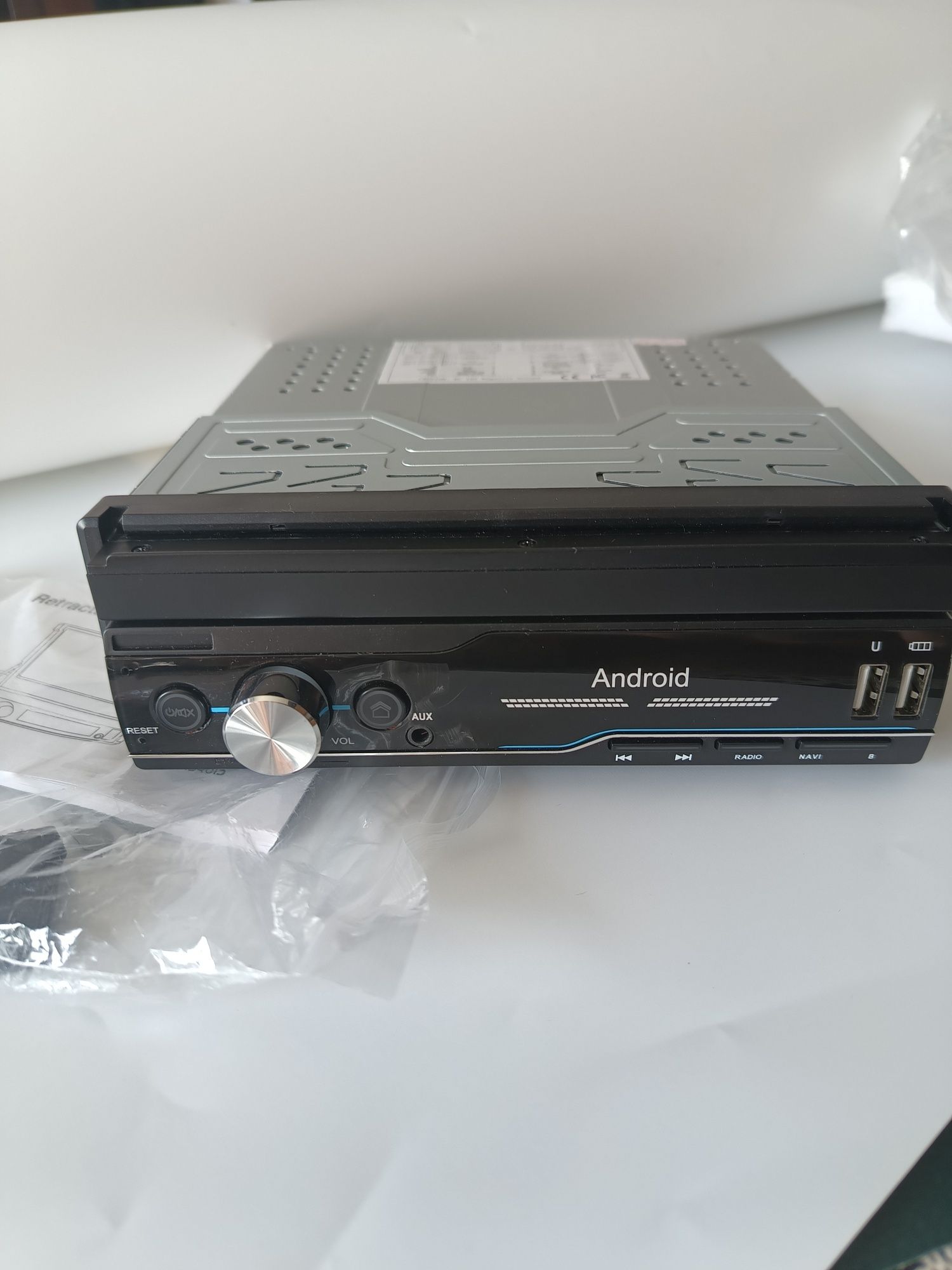 Radio z wysuwanym ekranem  android 7 inch  mp5 player 4core  bluetooth