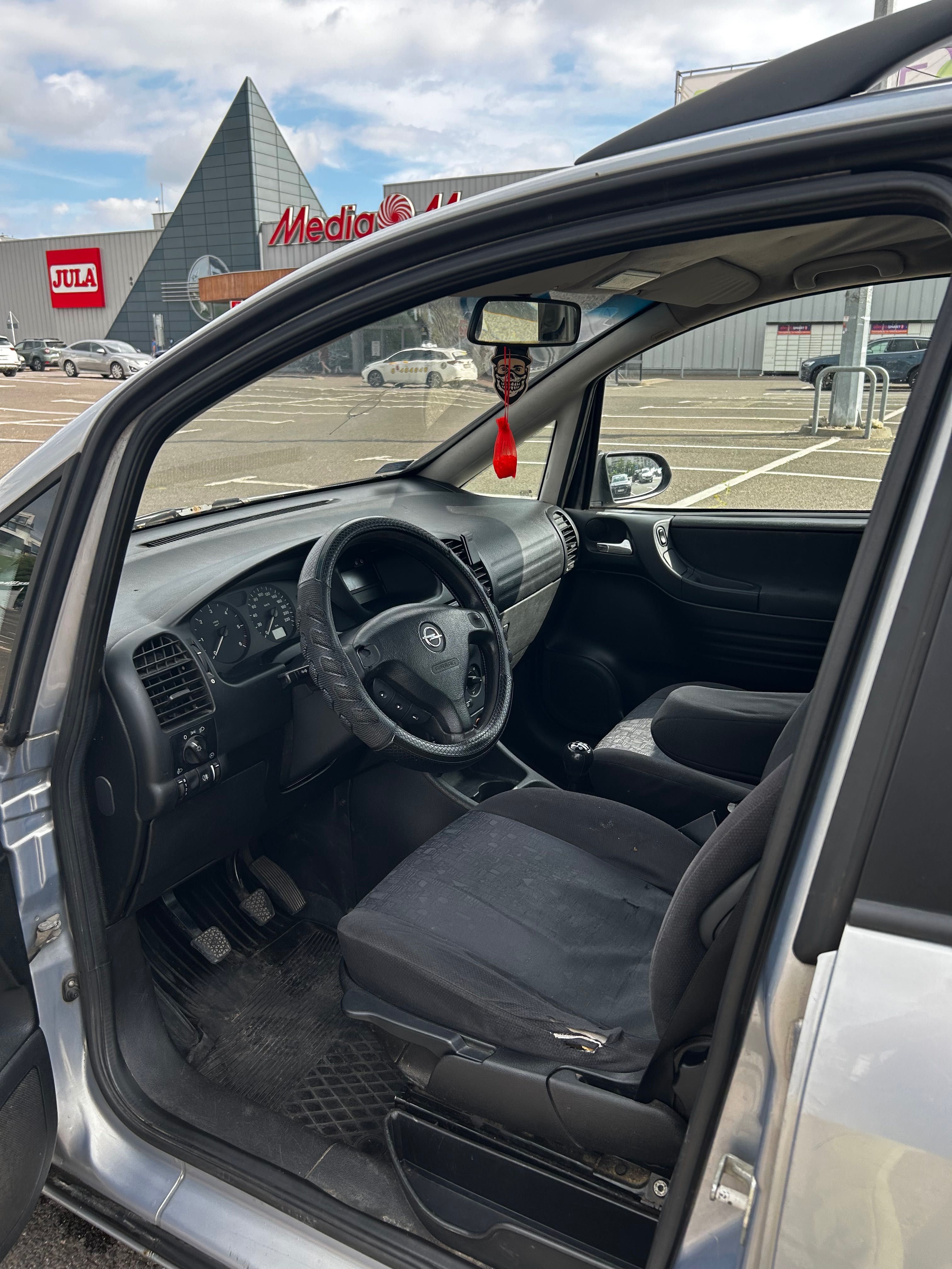 Opel Zafira A w dobrym stanie