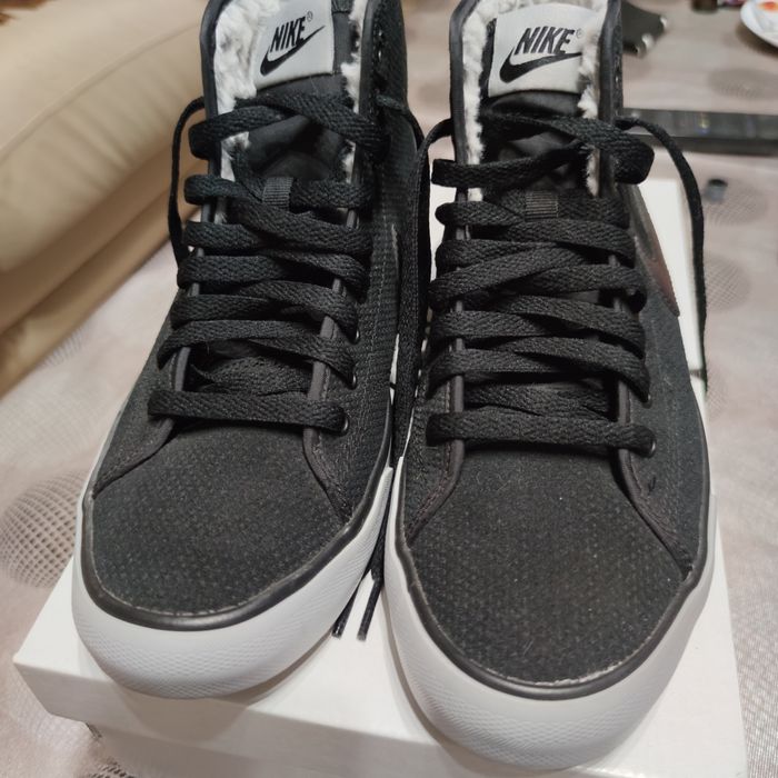 Кроссовки женские NIKE