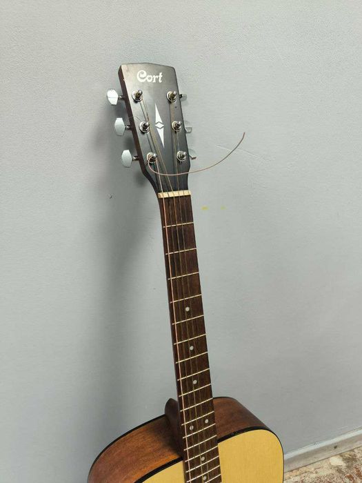 Акустична гітара CORT AD810