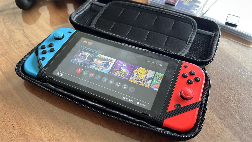 Nintendo Switch + CASE + 2 JOGOS