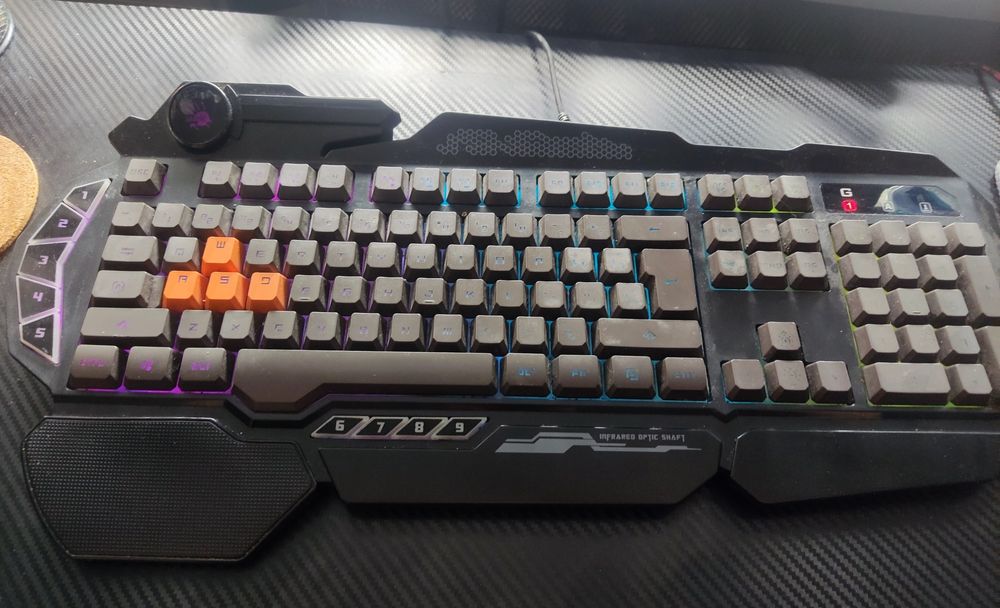 Klawiatura gamingowa Bloody A4Tech b314 z wygodną podpórka, podswietl.