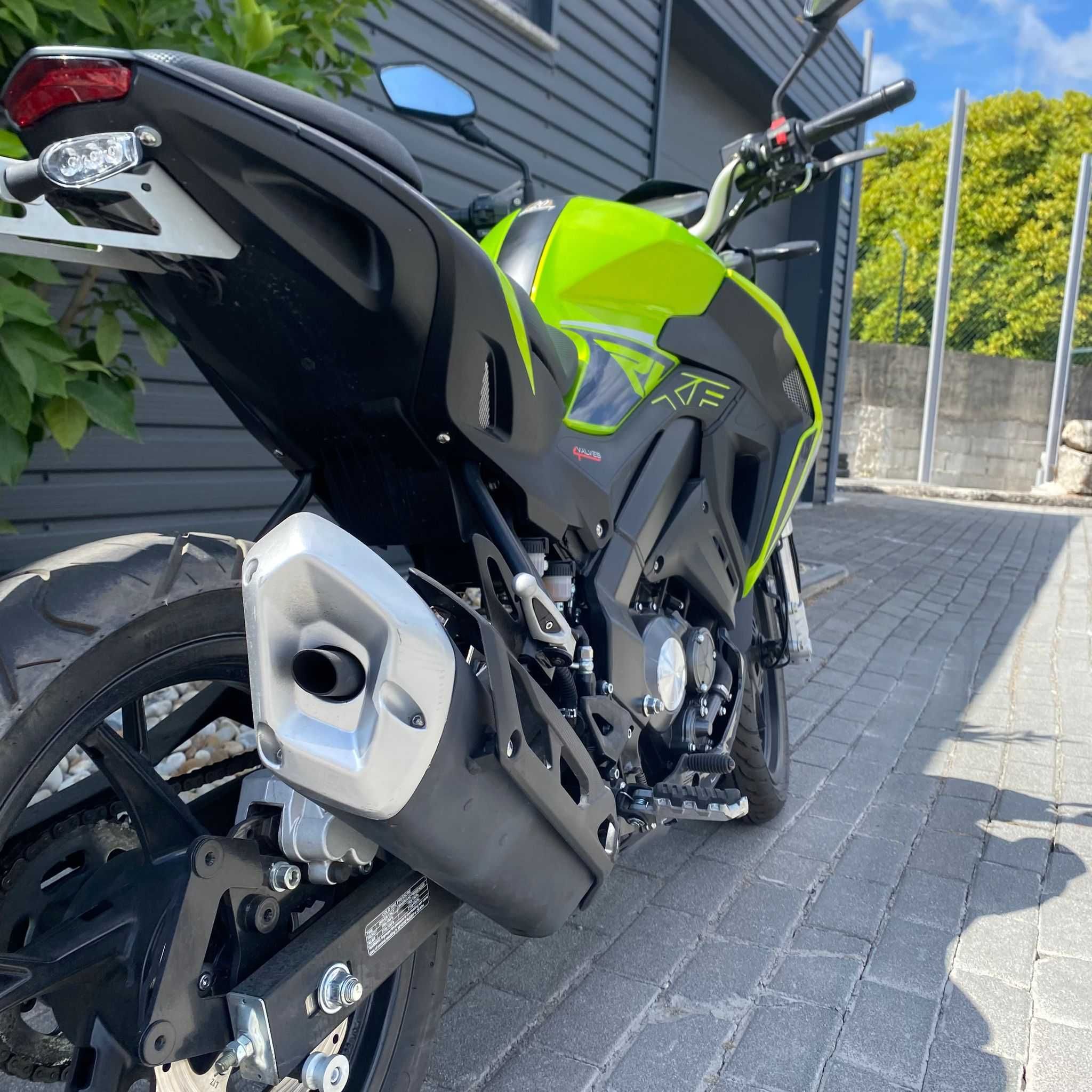 Keeway RKF 125 semi-nova