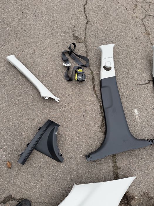 KIA NIRO 2022 - 2025 карта, накладка, стійка центральна, ремінь