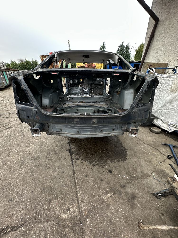 Błotnik Mercedes W211 ćwiartka tył prawy lewy Sedan