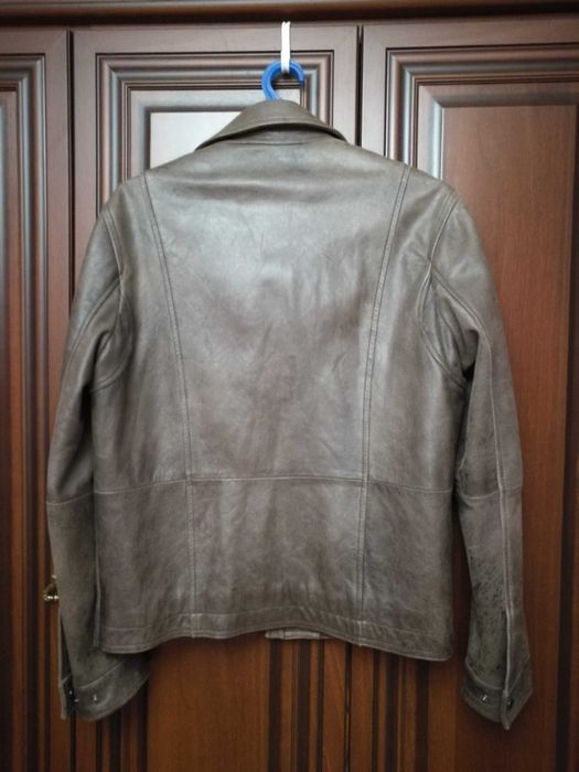 Чоловіча шкіряна куртка
